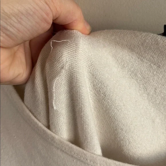 L'AGENCE • Cream knit top with Black and Fold stretch Hem - Picture 8 of 8